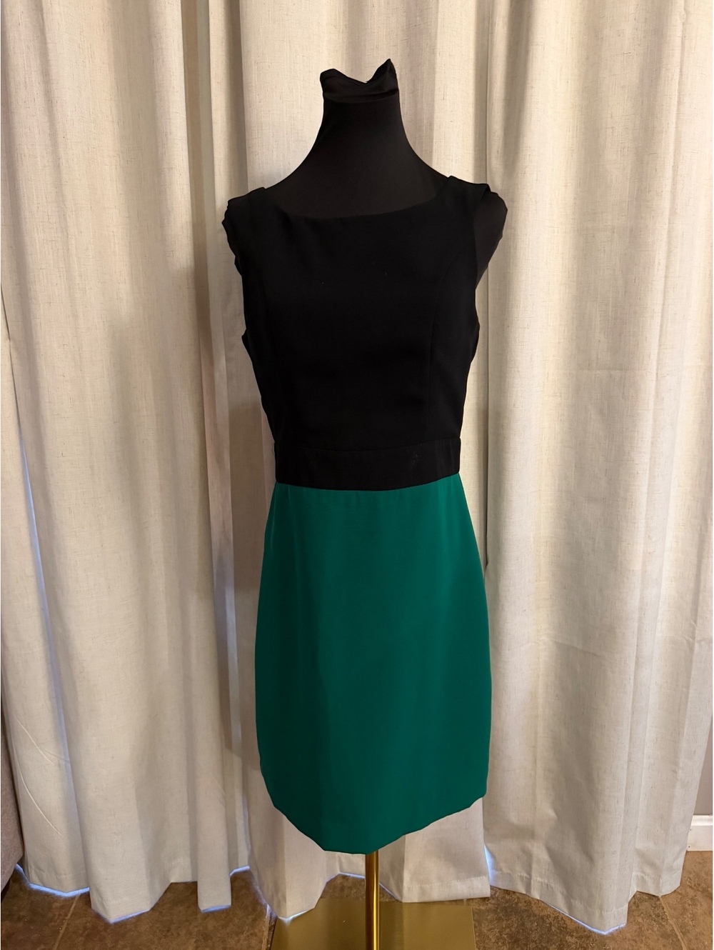 Banana Republic Sleeveless Black and Green Colorblock Dress Size 6